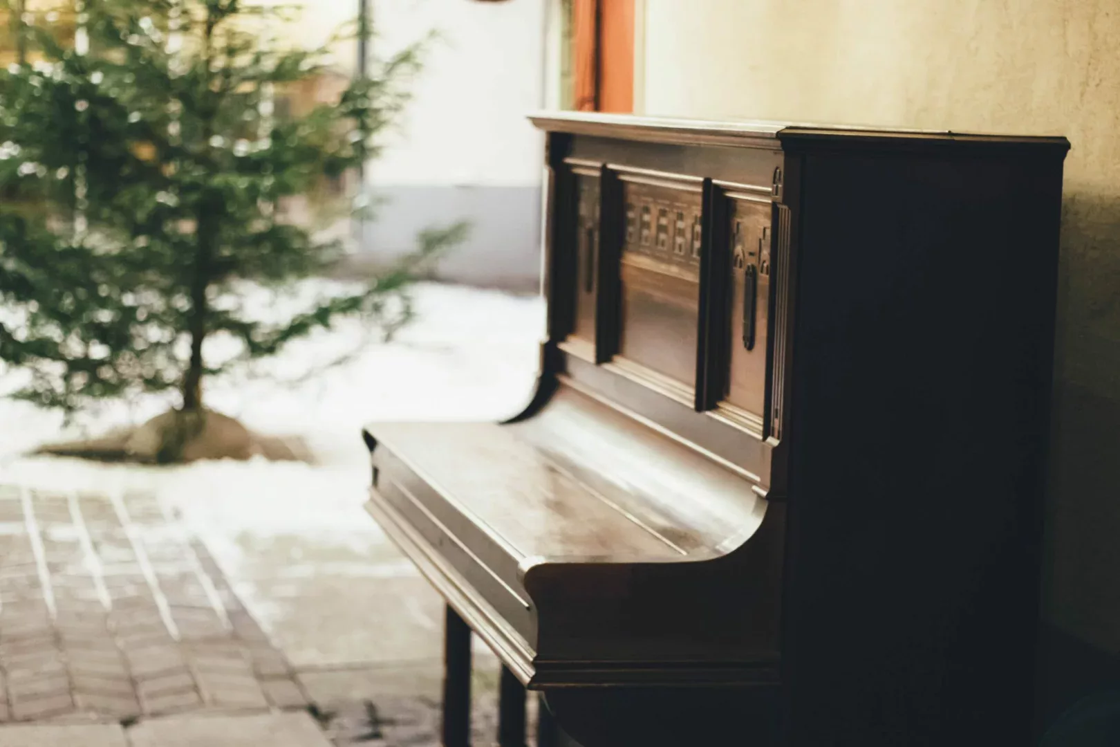 upright piano outside